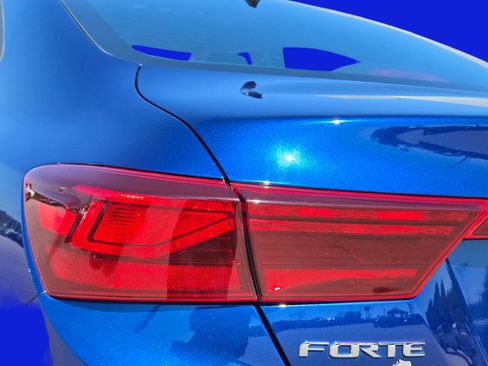 Used 2021 Kia Forte LXS FWD image 10