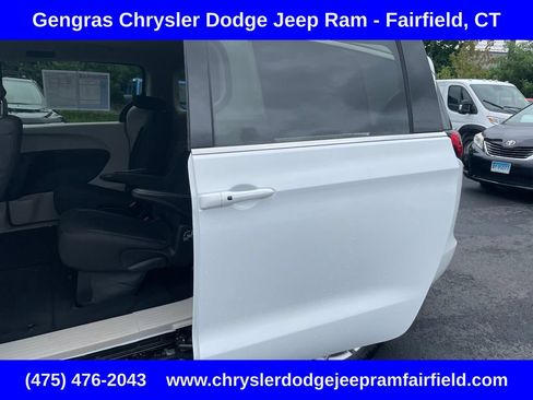 Certified 2024 Chrysler Voyager LX FWD image 34