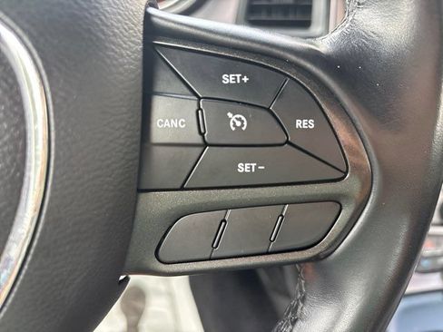 Used 2021 Dodge Challenger SXT w/ Driver Convenience Group RWD image 34