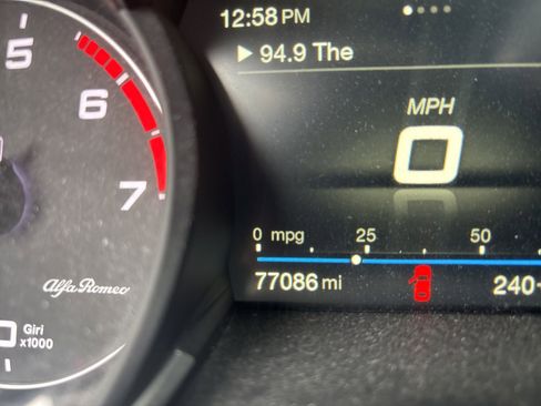 Used 2018 Alfa Romeo Stelvio Ti Sport image 13