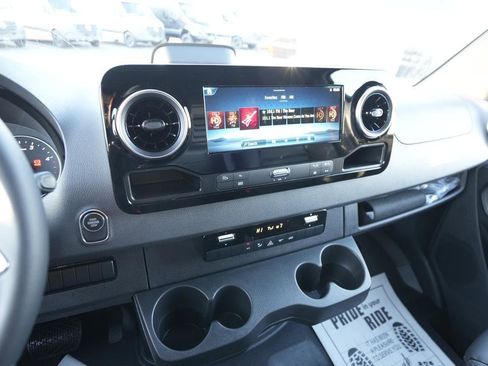 New 2025 Mercedes-Benz Sprinter 2500 image 13