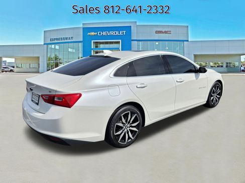 Used 2016 Chevrolet Malibu LT w/ Leather Package FWD image 7