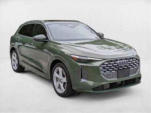 New 2025 Audi Q5 Prestige image 9