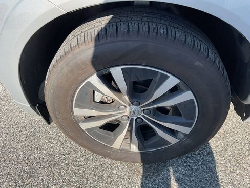 Used 2024 Volvo XC60 B5 Core image 5