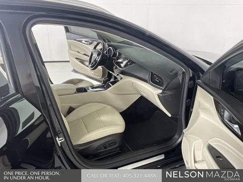 Used 2018 Buick Regal Essence w/ Driver Confidence Package #1 AWD/4WD image 14