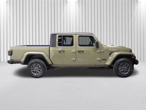 New 2026 Jeep Gladiator Sport image 2