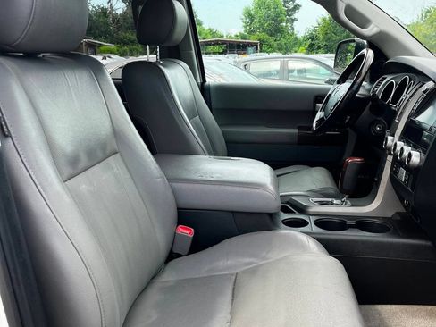 Used 2011 Toyota Sequoia Platinum RWD image 19