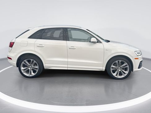 Used 2018 Audi Q3 2.0T Premium Plus w/ Premium Plus Package AWD/4WD image 3