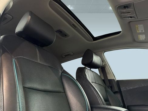 Used 2022 Kia Niro EX Premium image 26