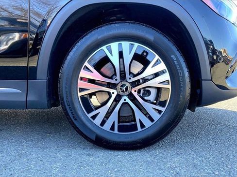 Used 2025 Mercedes-Benz GLA 250 4MATIC image 9