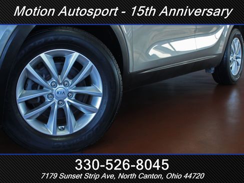 Used 2016 Kia Sorento LX w/ LX Convenience Package image 42