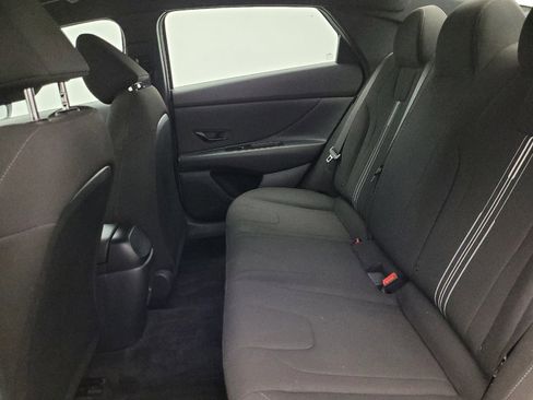 Used 2025 Hyundai Elantra Sport FWD image 18