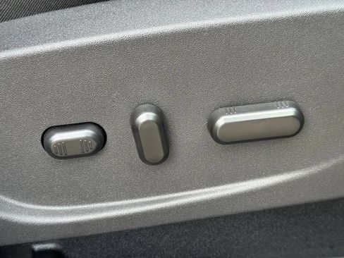 Certified 2017 Ford Escape Titanium FWD image 18
