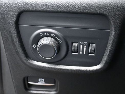 Used 2024 Jeep Grand Cherokee L Laredo AWD/4WD image 38