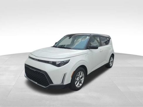 Used 2024 Kia Soul S FWD image 4