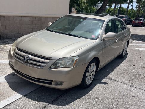 Used 2007 Toyota Avalon Limited FWD image 1