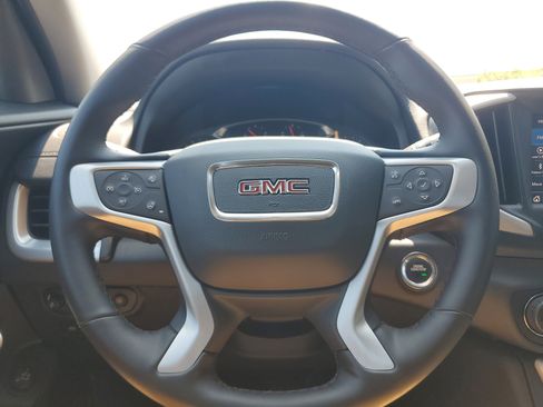 Used 2024 GMC Terrain SLT image 23