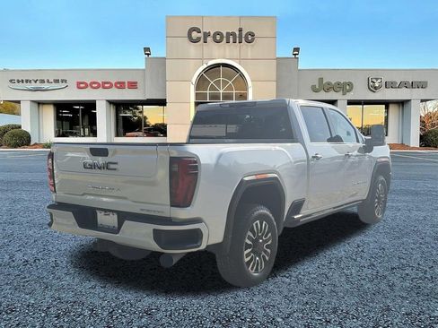 Used 2025 GMC Sierra 2500 Denali Ultimate w/ Max Trailering Package AWD/4WD image 3