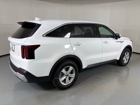 New 2026 Kia Sorento LX image 8