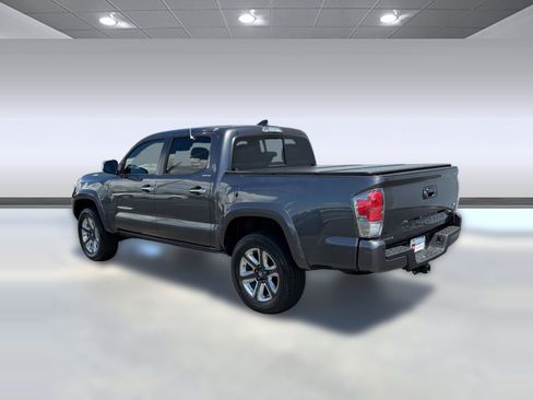 Used 2019 Toyota Tacoma Limited RWD image 3