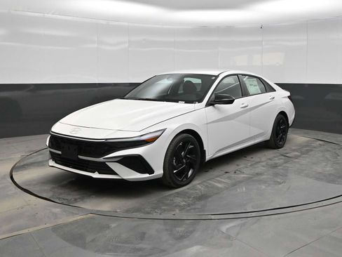 New 2026 Hyundai Elantra Sport image 4