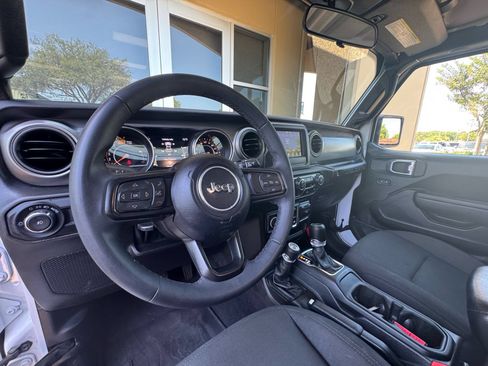 Used 2023 Jeep Wrangler Sport AWD/4WD image 19