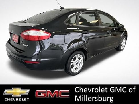 Used 2014 Ford Fiesta SE w/ Comfort Package FWD image 3