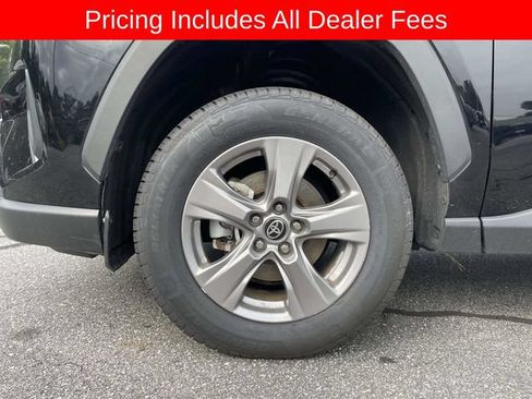 Used 2025 Toyota RAV4 XLE AWD/4WD image 9