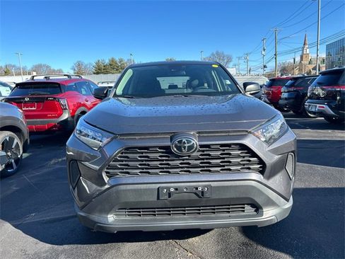 Used 2022 Toyota RAV4 LE image 6