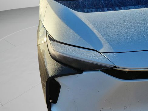 Used 2024 Toyota bZ4X XLE image 25