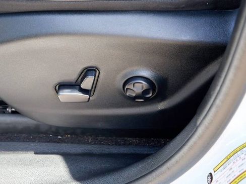 Used 2019 Jeep Cherokee Latitude Plus image 34