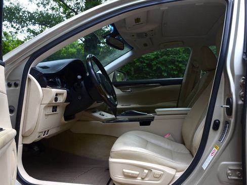 Used 2013 Lexus ES 350 w/ Luxury Pkg FWD image 15