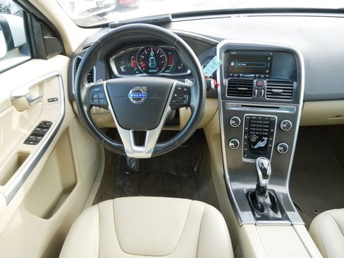 Used 2015 Volvo XC60 T6 Premier Plus image 11
