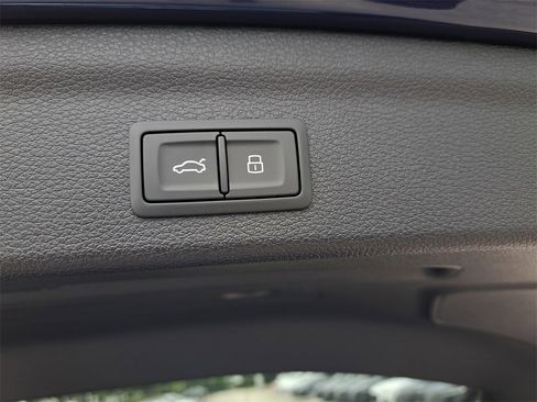 New 2025 Audi Q3 2.0T Premium image 32