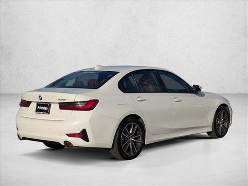 Used 2022 BMW 330i Sedan w/ Driving Assistance Package image 5