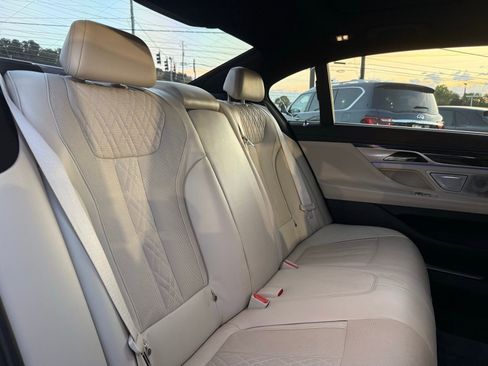 Used 2016 BMW 750i xDrive image 35