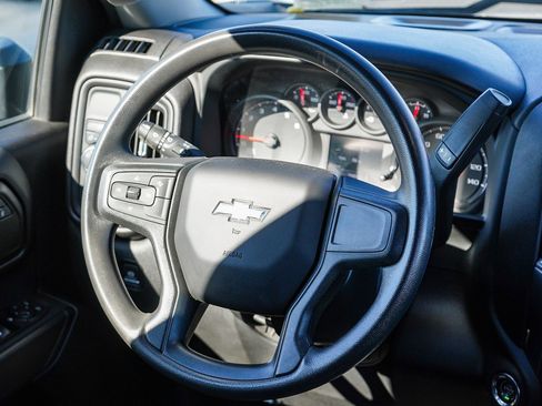 Used 2025 Chevrolet Silverado 2500 Custom image 16