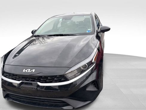 Used 2023 Kia Forte LXS image 13