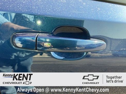 Used 2023 GMC Terrain SLT w/ LPO, Floor Liner Package image 15