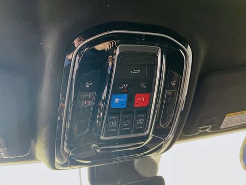Used 2022 Jeep Grand Cherokee Summit AWD/4WD image 20