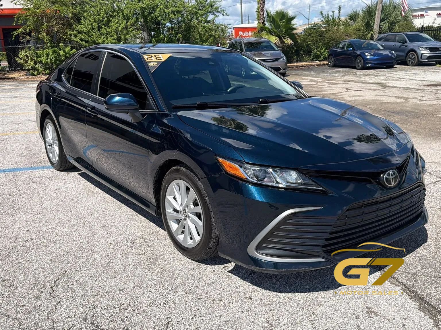 Used 2021 Toyota Camry LE FWD image 3