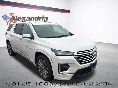 Used 2023 Chevrolet Traverse Premier AWD/4WD image 3