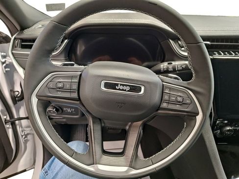 New 2025 Jeep Grand Cherokee L Limited w/ Black Appearance Package AWD/4WD image 12