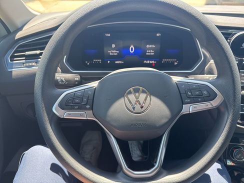 Used 2022 Volkswagen Tiguan S FWD image 9