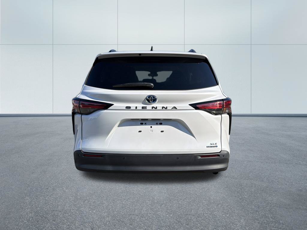 Used 2022 Toyota Sienna XLE w/ XLE Plus Package FWD image 6