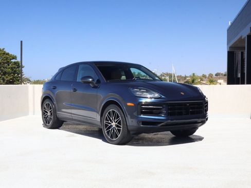 Certified 2024 Porsche Cayenne Coupe AWD/4WD image 7