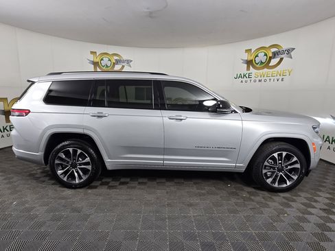 Used 2022 Jeep Grand Cherokee L Overland w/ Advanced Protech Group III image 10
