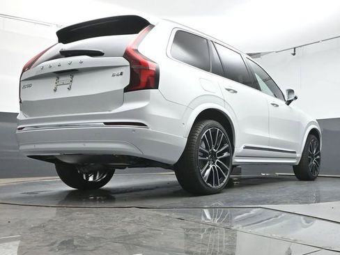New 2026 Volvo XC90 B6 Plus w/ Protection Package Premier AWD/4WD image 39