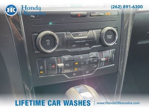 Used 2019 Ford Explorer XLT w/ Equipment Group 202A AWD/4WD image 20