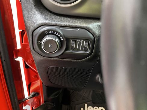 Used 2019 Jeep Wrangler Sport AWD/4WD image 33